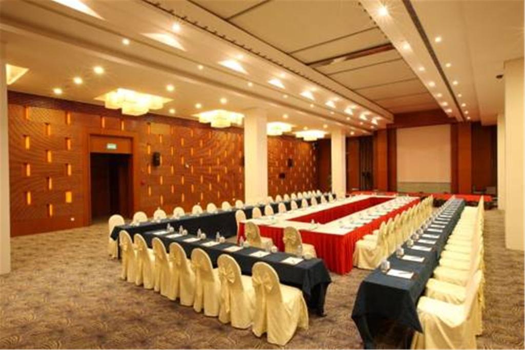 Howard Johnson Plaza Lingang Shanghai Nanhui Εξωτερικό φωτογραφία