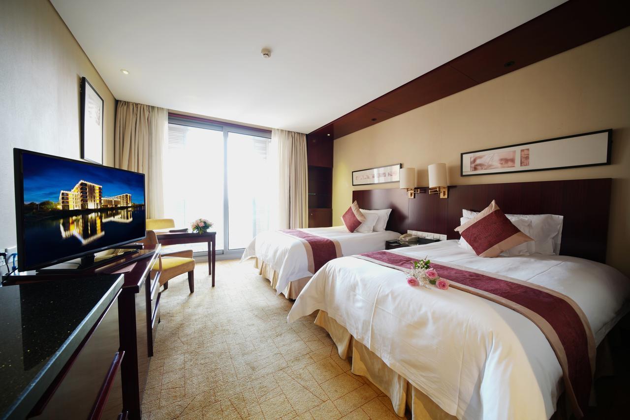 Howard Johnson Plaza Lingang Shanghai Nanhui Εξωτερικό φωτογραφία