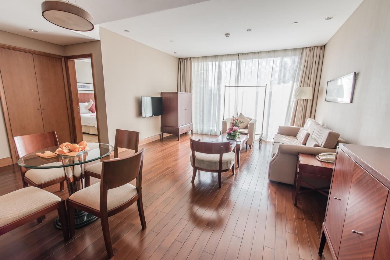Howard Johnson Plaza Lingang Shanghai Nanhui Εξωτερικό φωτογραφία