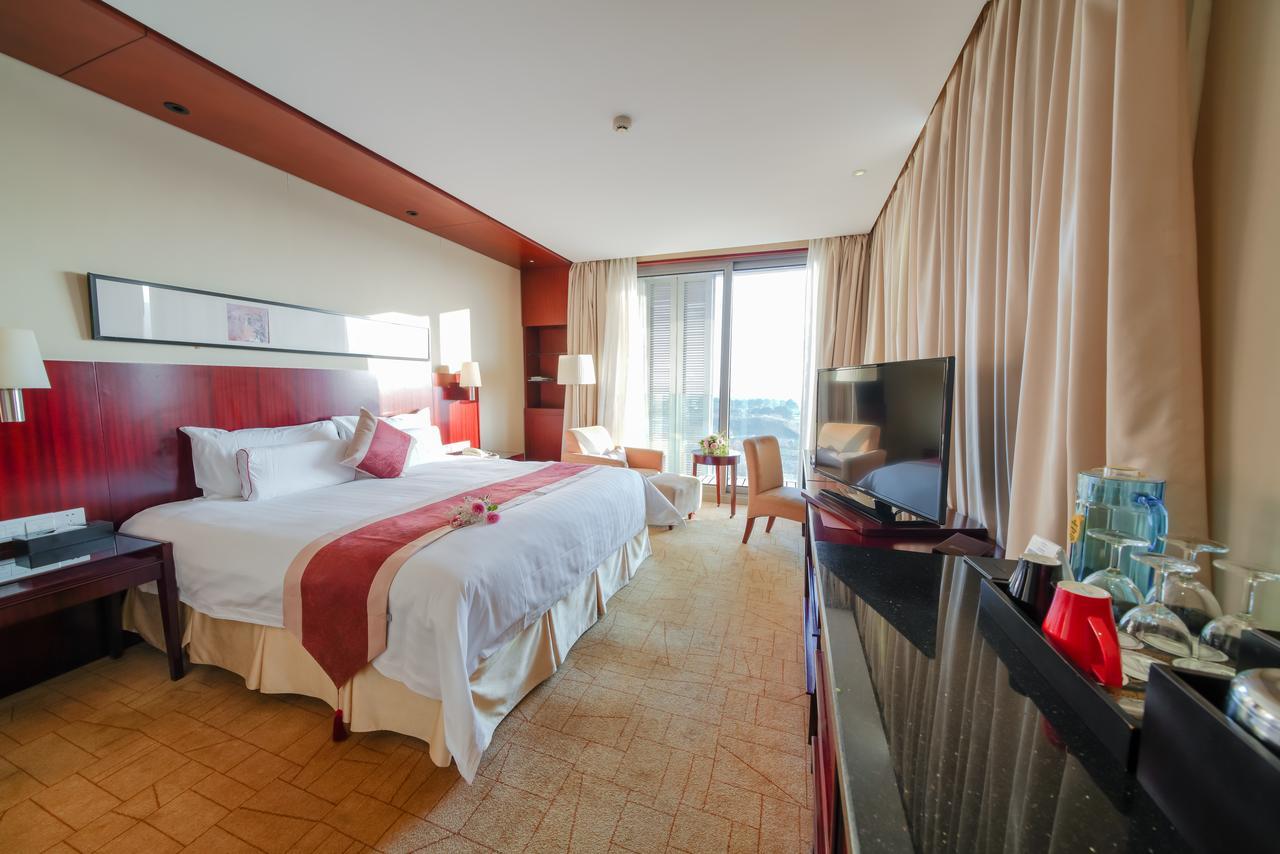 Howard Johnson Plaza Lingang Shanghai Nanhui Εξωτερικό φωτογραφία