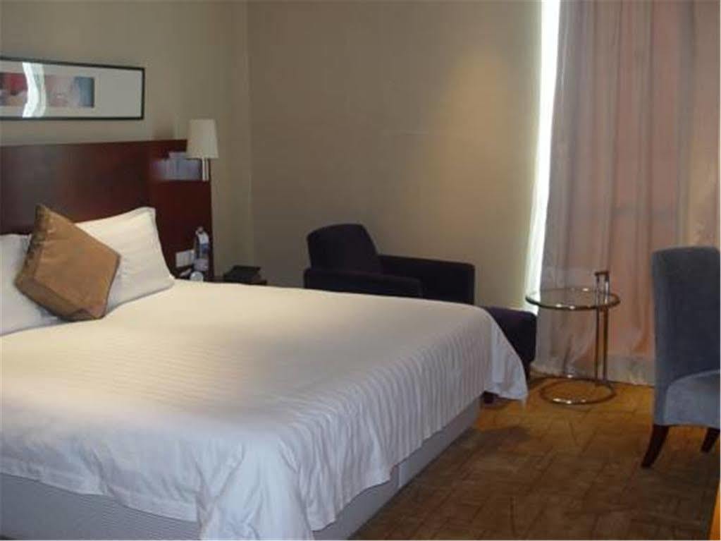 Howard Johnson Plaza Lingang Shanghai Nanhui Εξωτερικό φωτογραφία